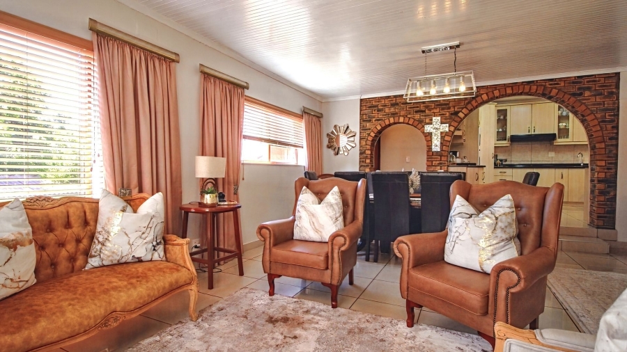 7 Bedroom Property for Sale in Vredenburg Western Cape